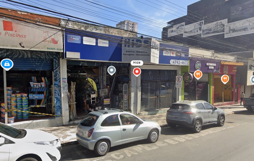 Fachada da loja Hide Comércio, com letreiro azul, na Rua General Francisco Glicério em Suzano
